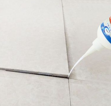 兴宁瓷砖空鼓维修公司分享卫生间瓷砖脱落的原因可能有以下几点